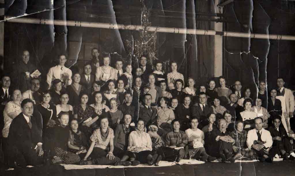 crown-xmas-1934-1024x614